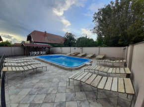 22 féröhelyes apartman Balatonlelle
